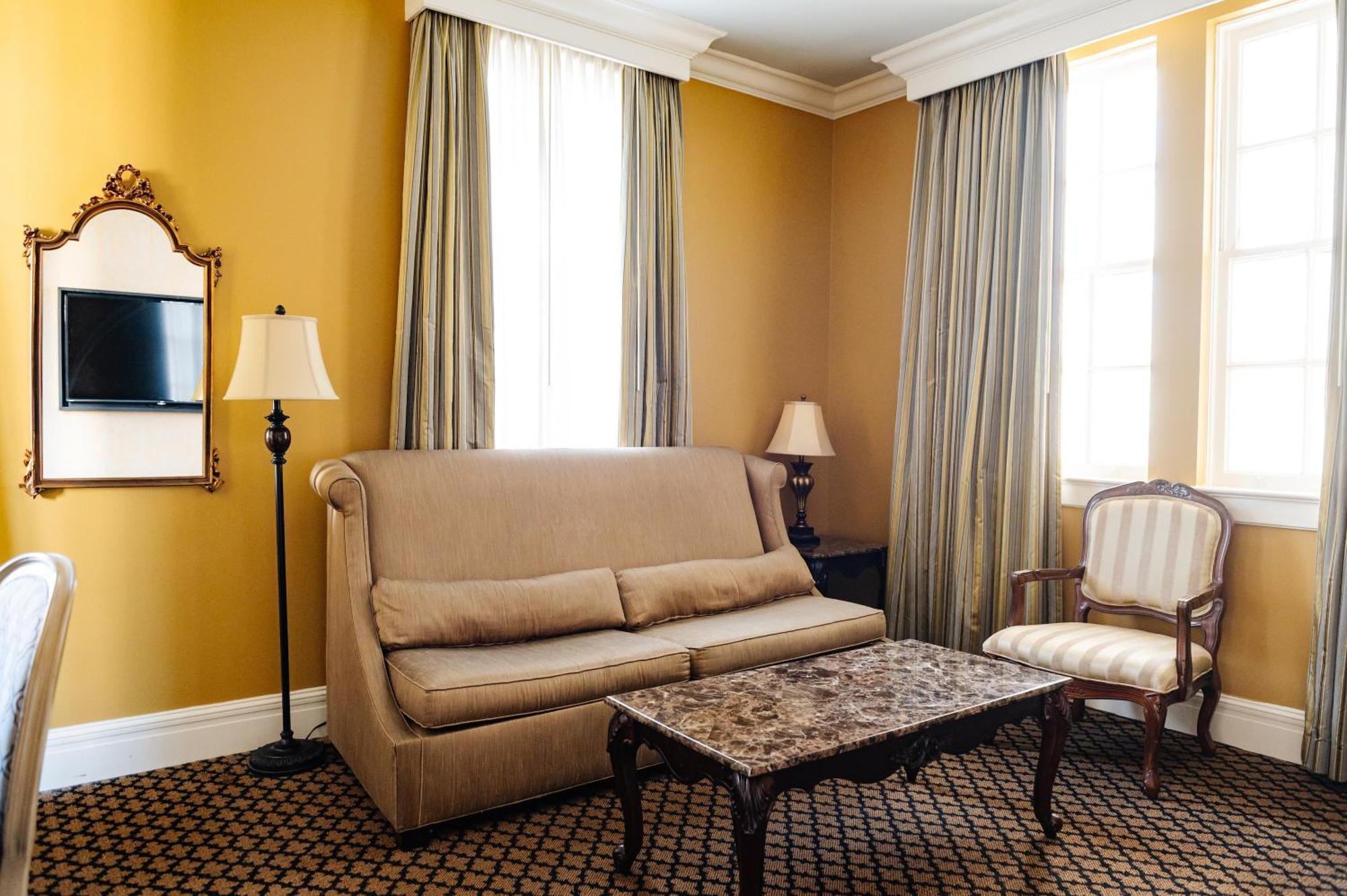 The Lafayette New Orleans By Kasa Otel Dış mekan fotoğraf